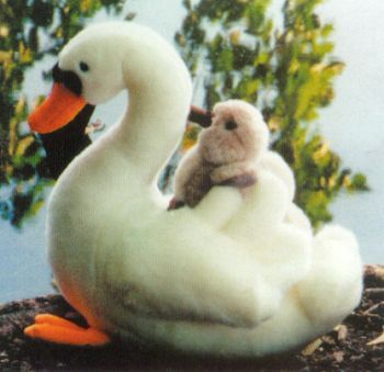 Jaag Stuffed Swan and Baby